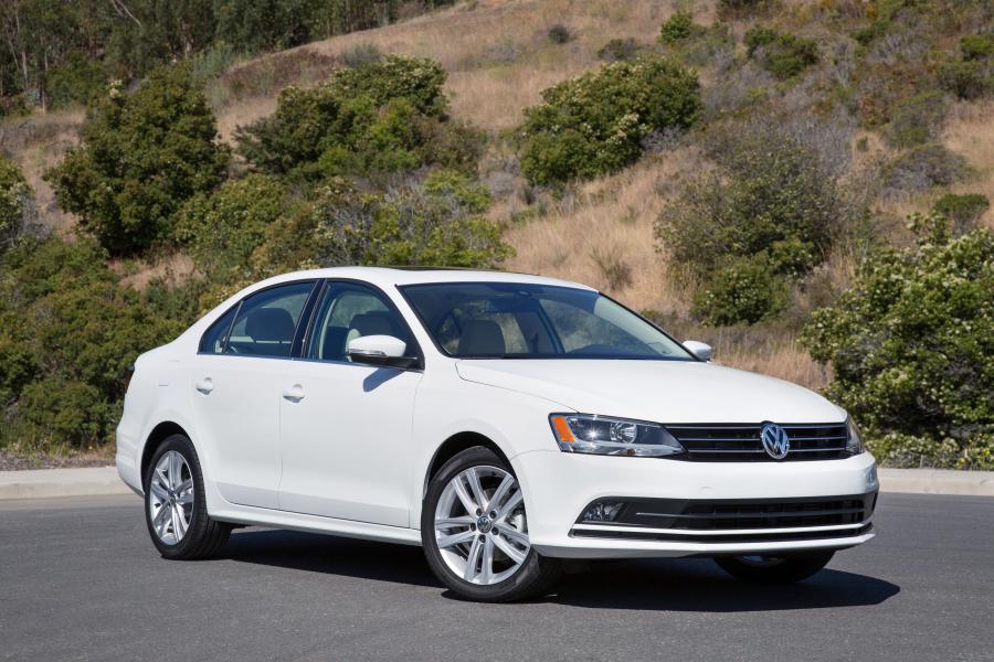  Volkswagen Jetta 2015 года  (US) (фото 46 из 62)